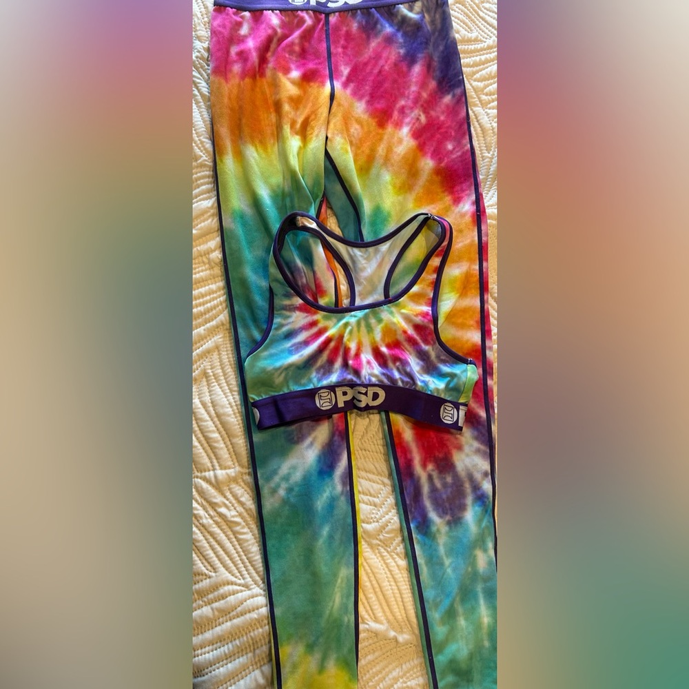 Size small athletic wear sports bra matching pants PSD multicolor size small